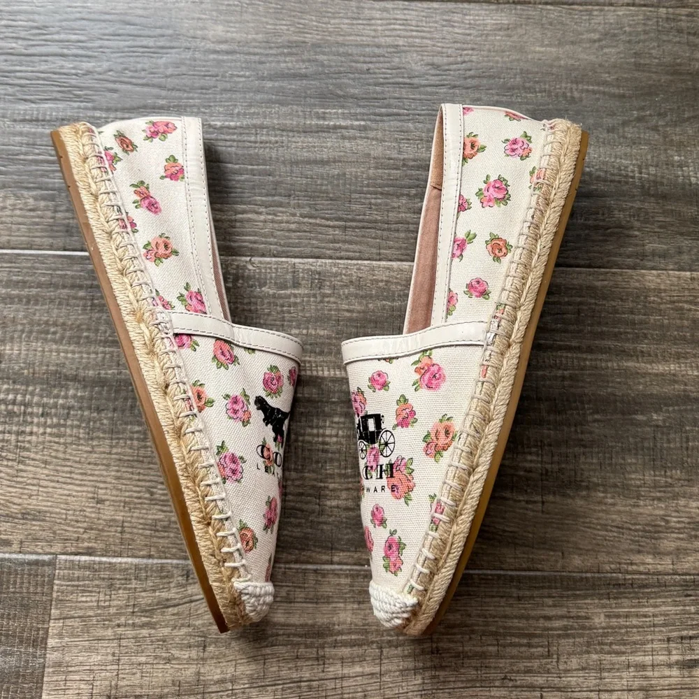 Coach women’s flowers print leather 6.5 - Picture 3 of 6